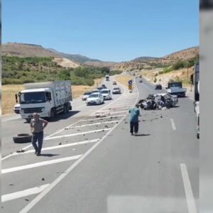 kamyon ile otomobil carpistibir olu t3vbACnU