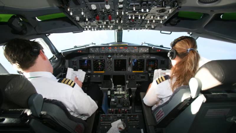 alman pilotlarin neredeyse hepsi ucus sirasinda uyuyor SuTFdNGS