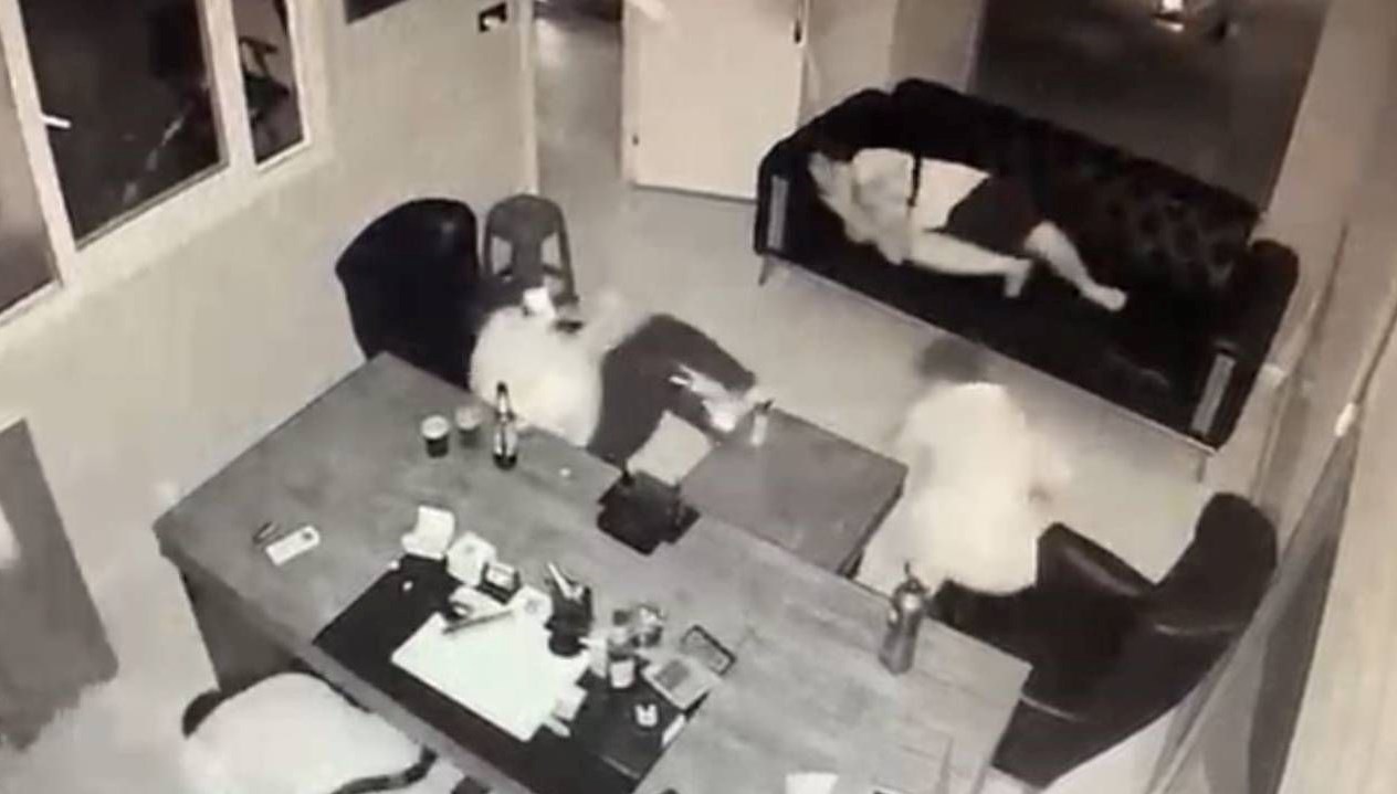 kiskanclik nedeniyle tetikci tuttu kursunlar havada gezdi adanada dehset 33lhh2eH