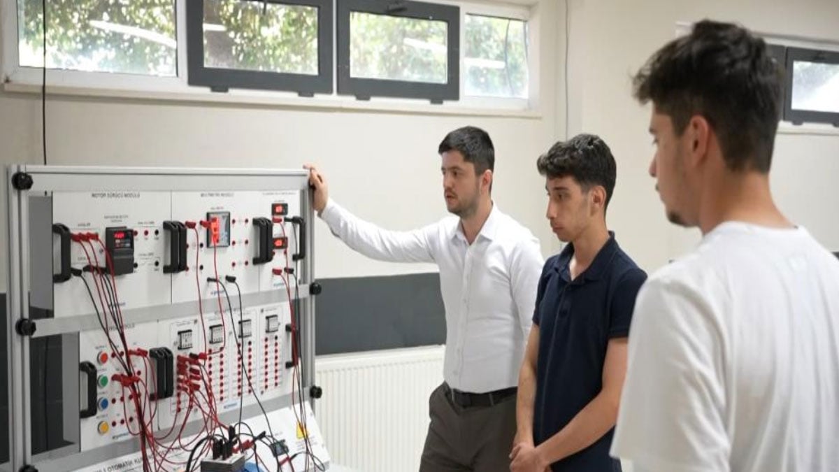 ogrenciler yogun ilgi gosteriyor mezun olunca is garanti Hf76qjjM