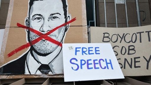 trump bu kez televizyon kanallarini tehdit etti lisanslari iptal edilmeli jA7Yc77u