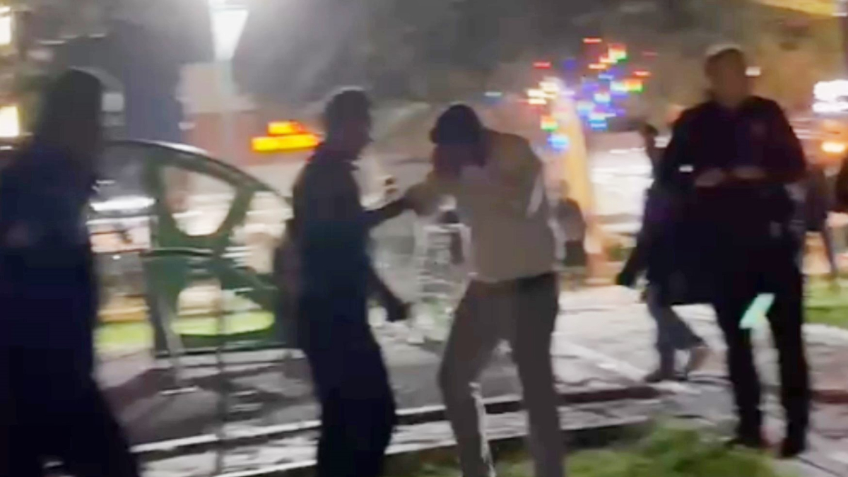 aksarayda eski yeni sevgili kavgasina polis biber gaziyla mudahale etti 2AIPXNDY.jpg