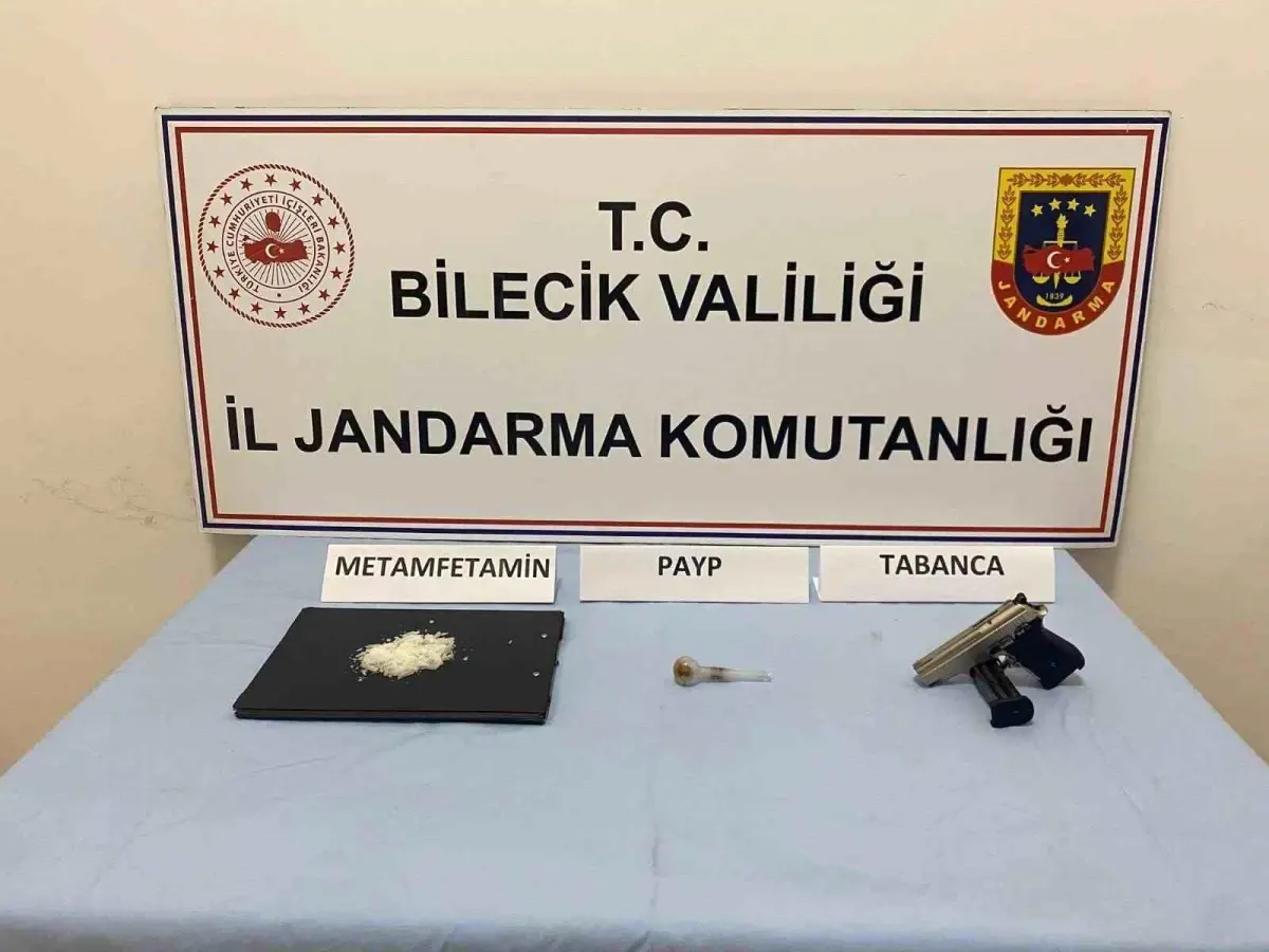 bilecikte uyusturucu operasyonu 1 gozalti Z4EOHH8I.jpg