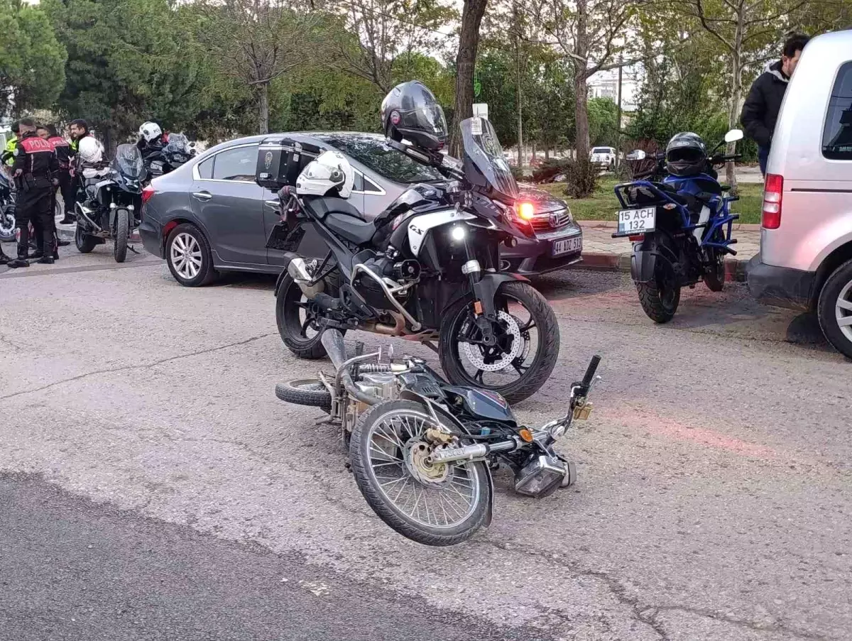 ehliyetsiz motosiklet surucusu yakalandi 9pQxZBIk.jpg