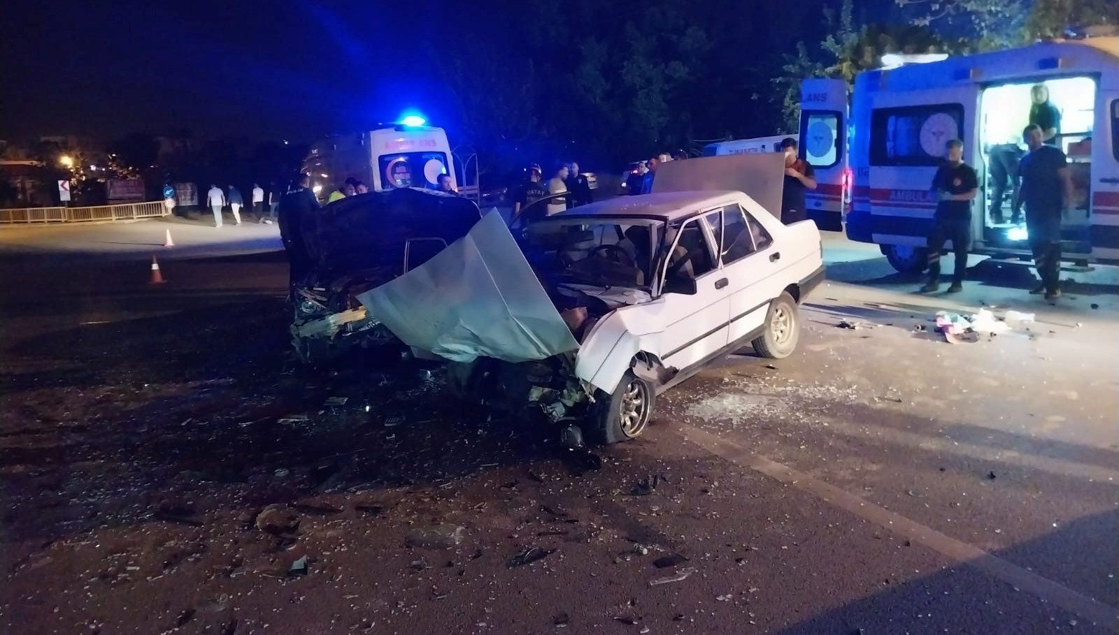 hatayda trafik kazasi 6 yarali ZVAOMaBL