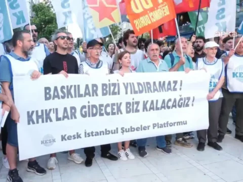 Kesk kadikoyde toplandi khklilar gorevlerine iade edilsin jepPcvEn