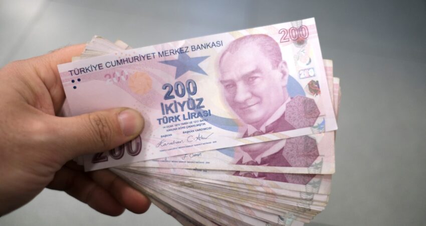 Milyonlarca emeklinin bekledigi zamli maaslar ne zaman yatacak RgzcCe7G