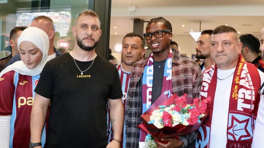 Trabzonsporun yeni transferi sidny lopes cabral sehre geldi RqBLuGmi